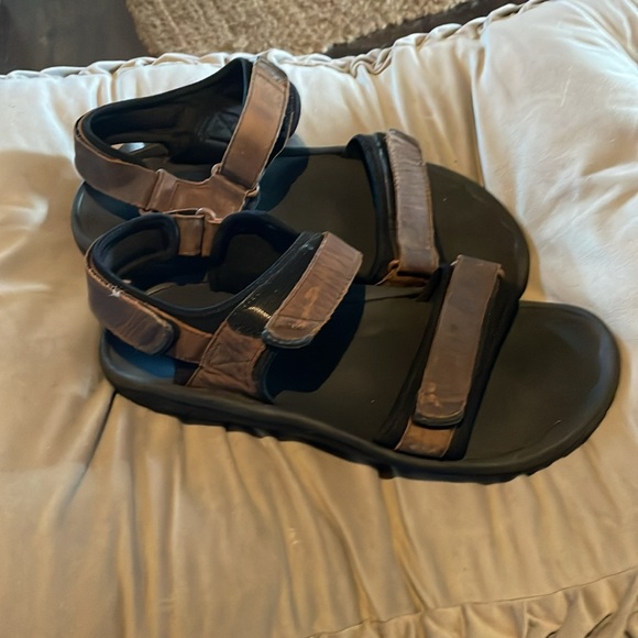 Olukai Sandals. Mens Size 11. Brown - Picture 5 of 7